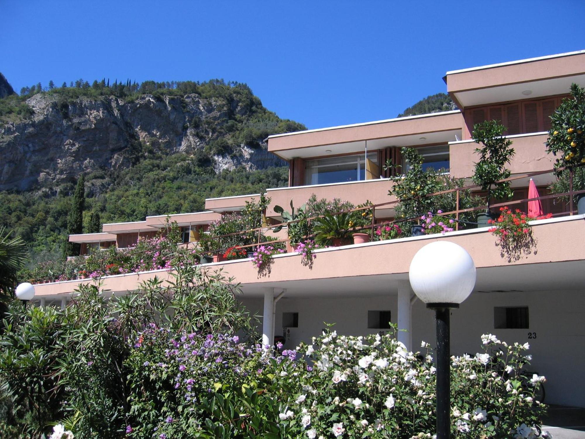 Residence Cascata Varone Рива-дель-Гарда Экстерьер фото